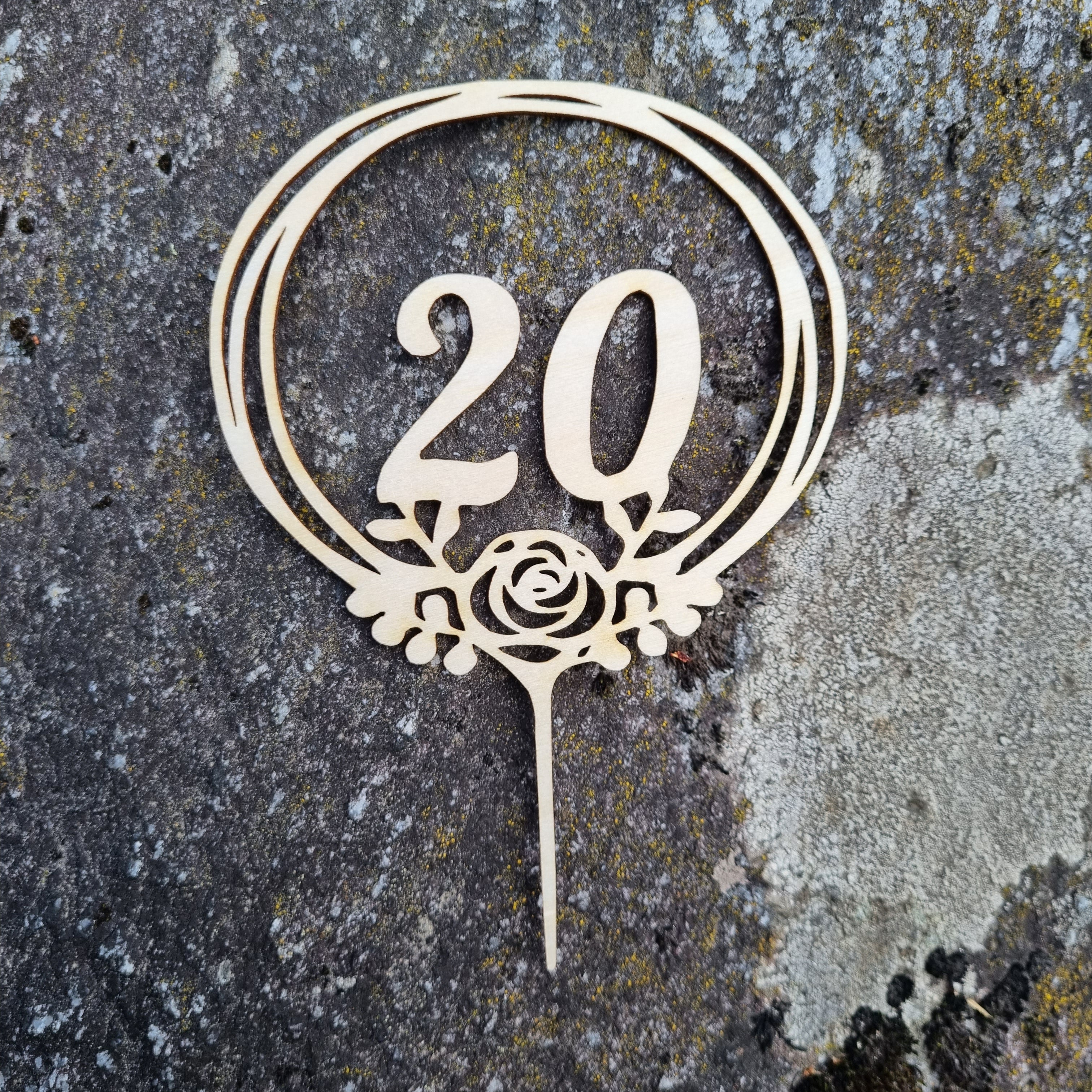 Numero kakkukoriste 20