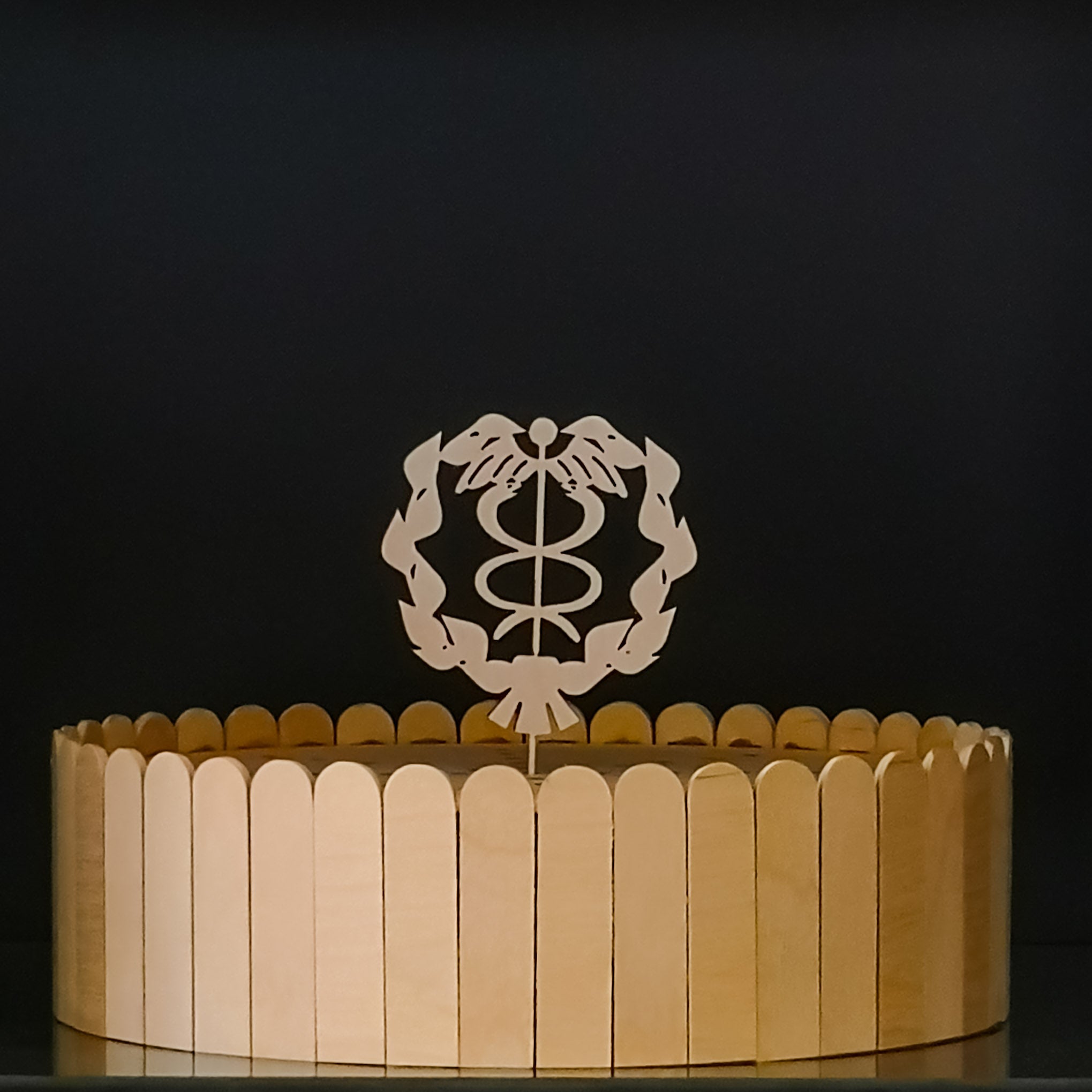 Merkurius sauva -kakkukoriste